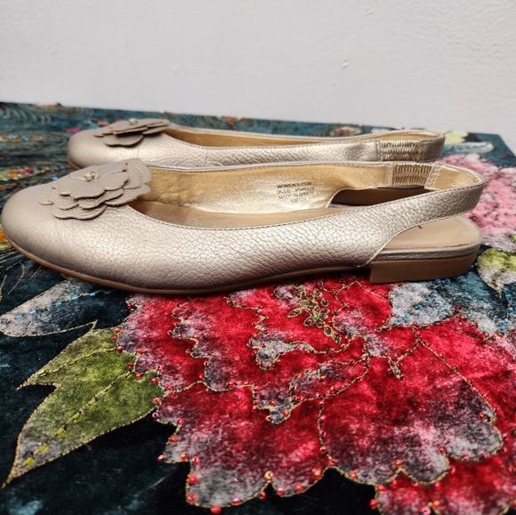 LL Bean shoes - Picture 2 of 8